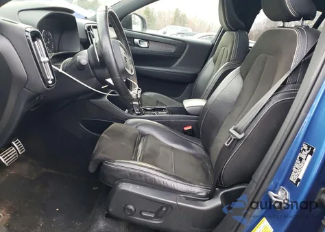 2019 Volvo Xc40 T5 Momentum из США, поврежденный, VIN YV4162XZ7K2000696